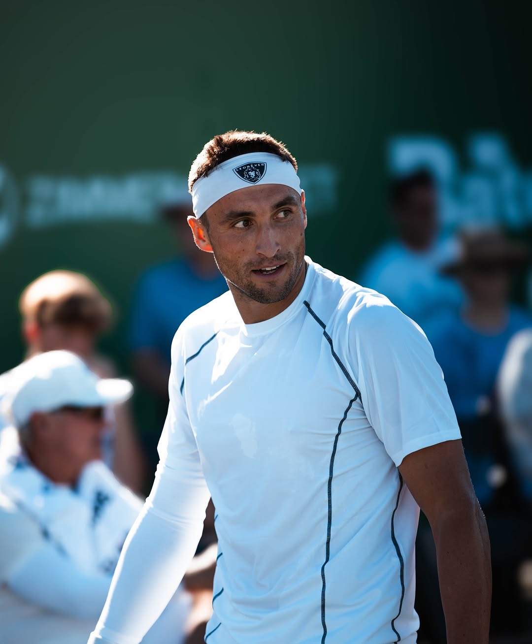 Photo shared by Jocelyn Devilliers 🇫🇷 on January 15, 2026 tagging @leorever.official, and @ppatour. May be an image of tennis, racket, stadium and text.